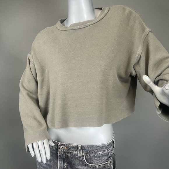 ❌SOLD❌ Zara Raw-Edge Cropped Sweatshirt - Picture 2 of 3